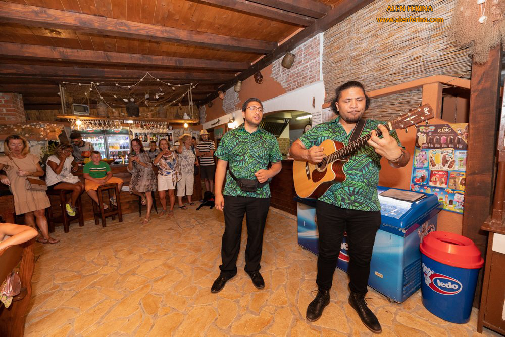 Concert of famous Samoan-Croatian acapella band "Klapa Samoana" in a restaurant Cakule.