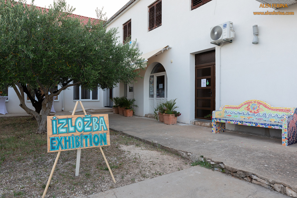 Art gallery "Home of the culture" in the center of place Ugljan.